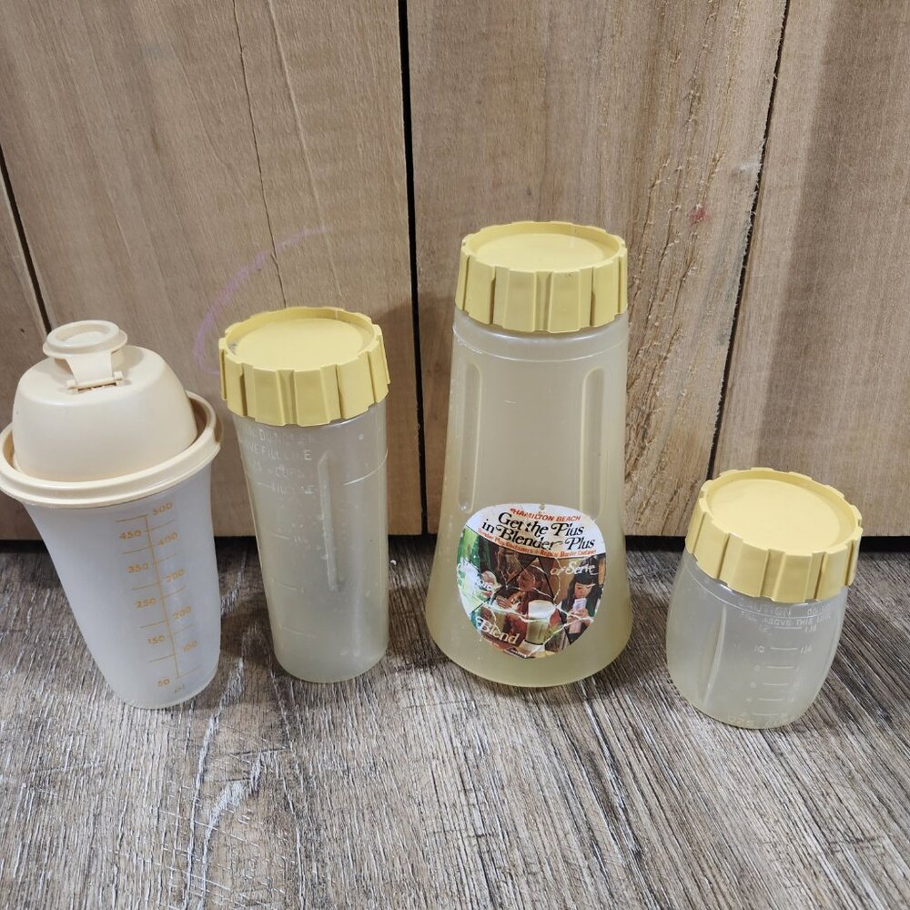 Hamilton Beach blender plus containers set of 3 plus tupperware quick shake